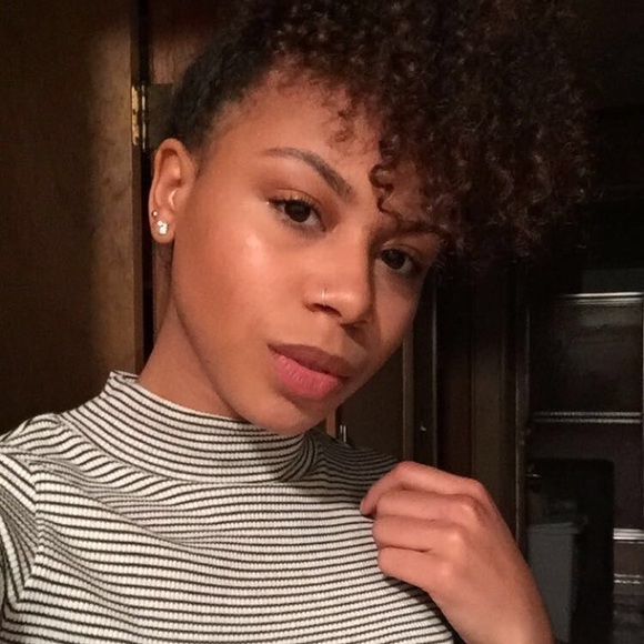 Meet your Posher, Amalie - Picture 1 of 1